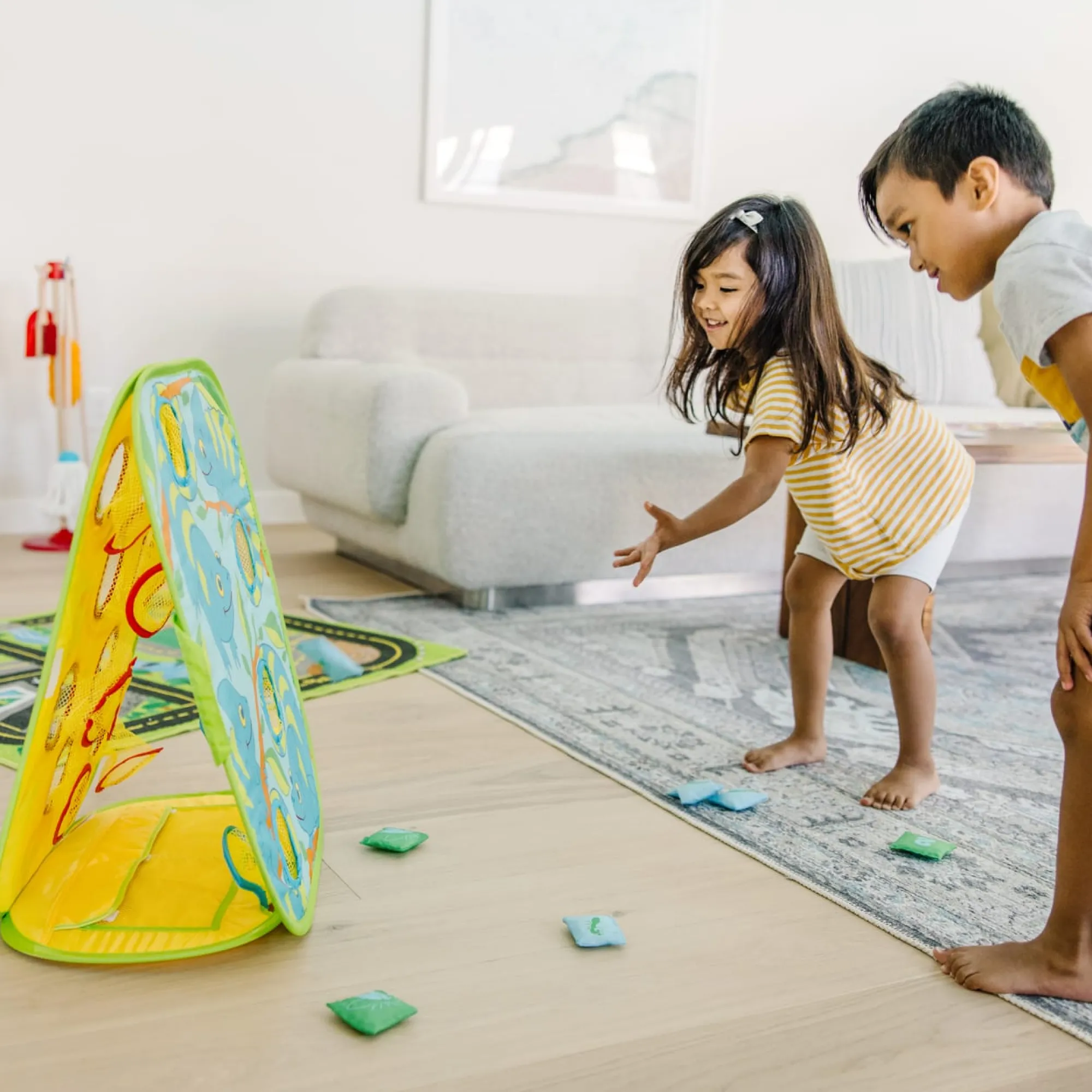 Camo Chameleon Bean Bag Toss>Melissa & Doug Hot