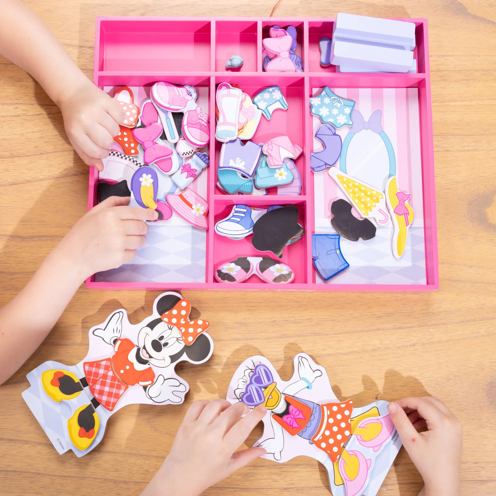 Disney Minnie & Daisy Deluxe Wooden Magnetic Dress-Up>Melissa & Doug New
