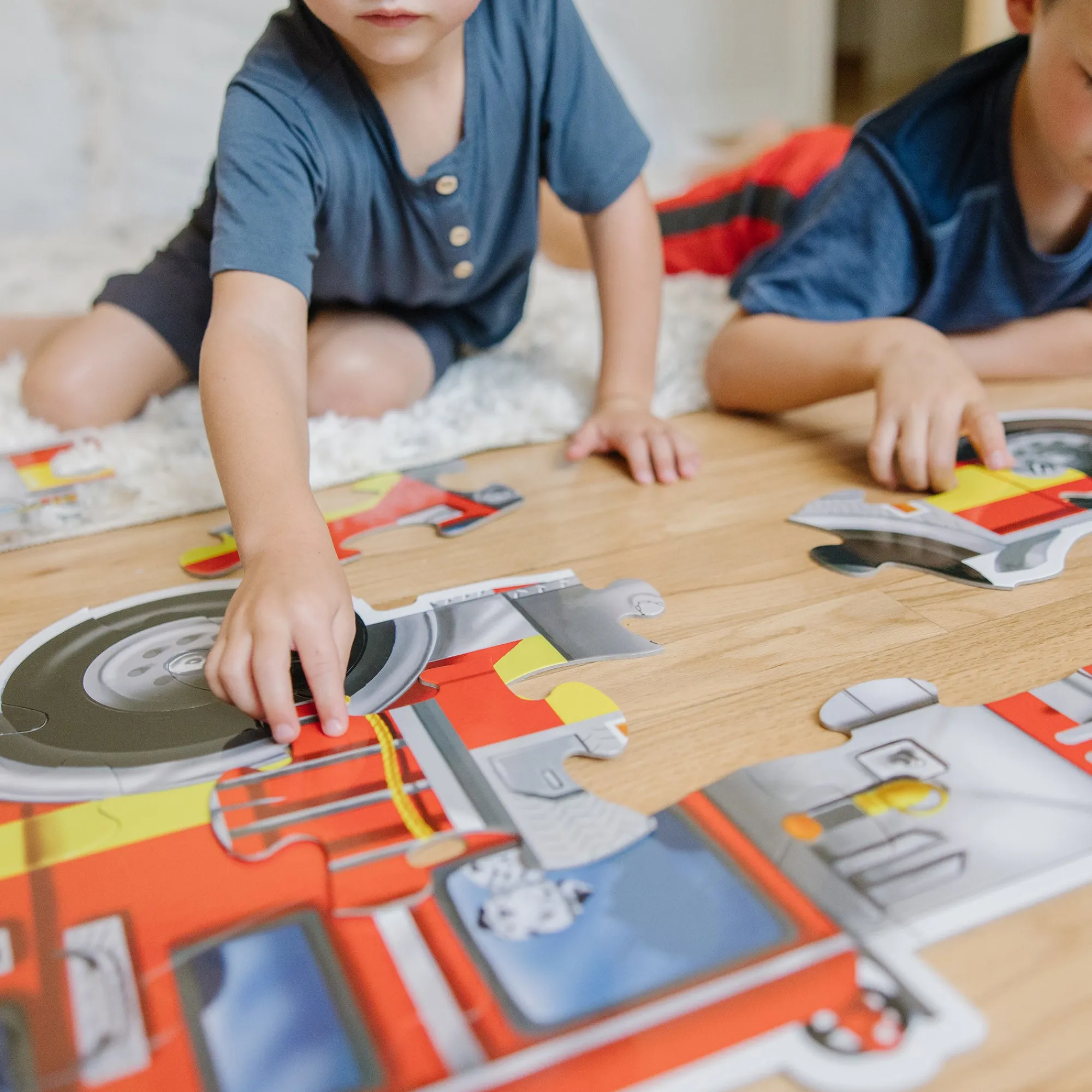 Giant Fire Truck Floor Puzzle - 24 Pieces>Melissa & Doug Best