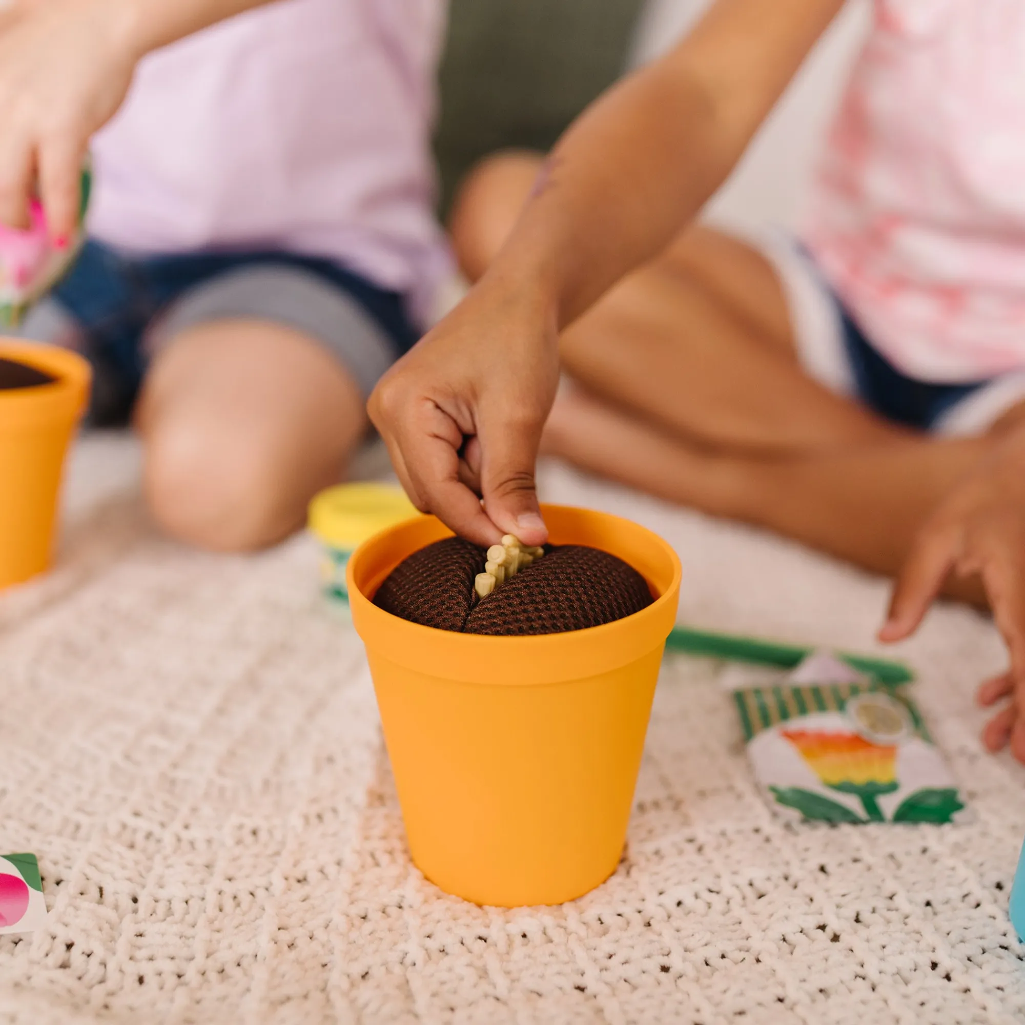 Let’s Explore Flower Gardening Play Set>Melissa & Doug Hot
