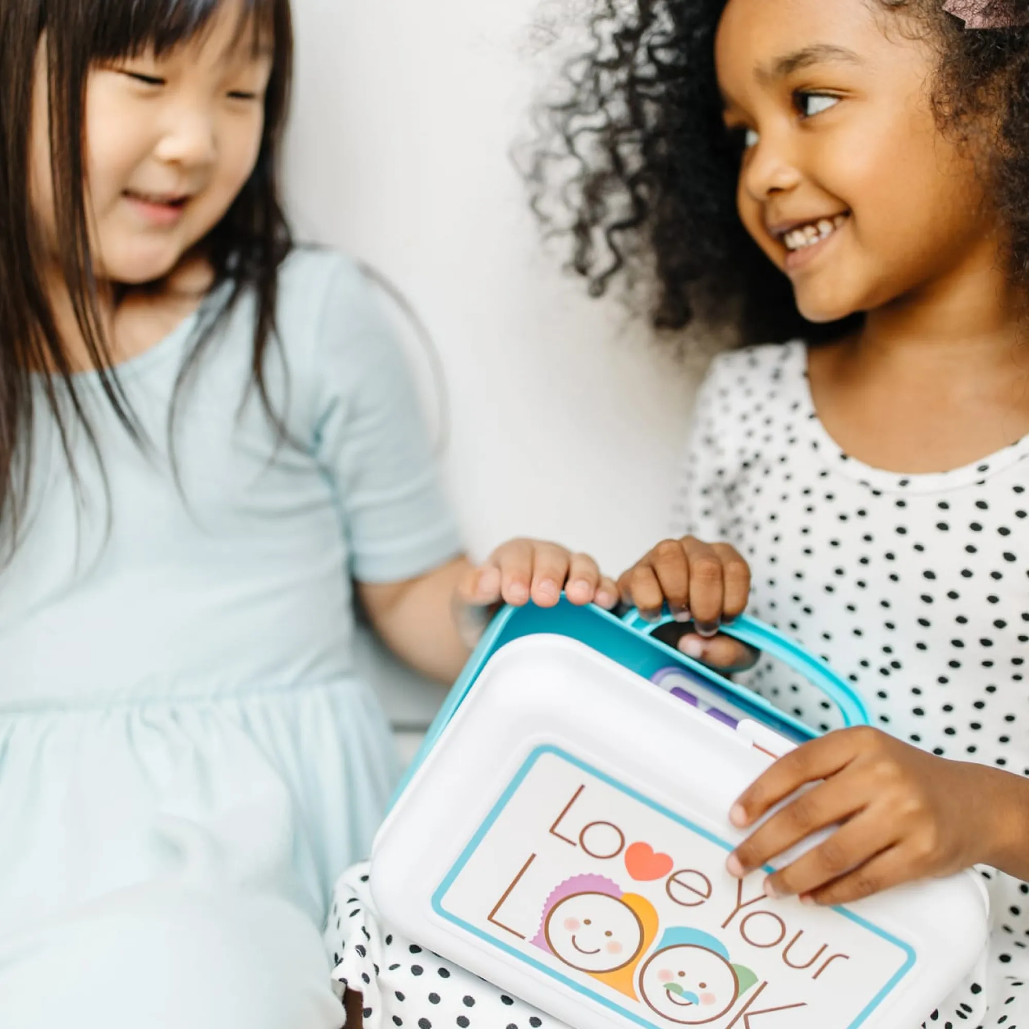 LOVE YOUR LOOK - Makeup Kit Play Set>Melissa & Doug