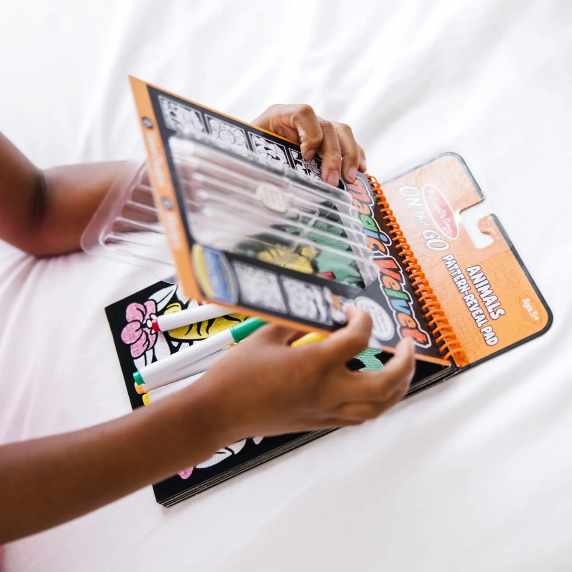 Magic Velvet Animal Scenes - On the Go Travel Activity>Melissa & Doug Best