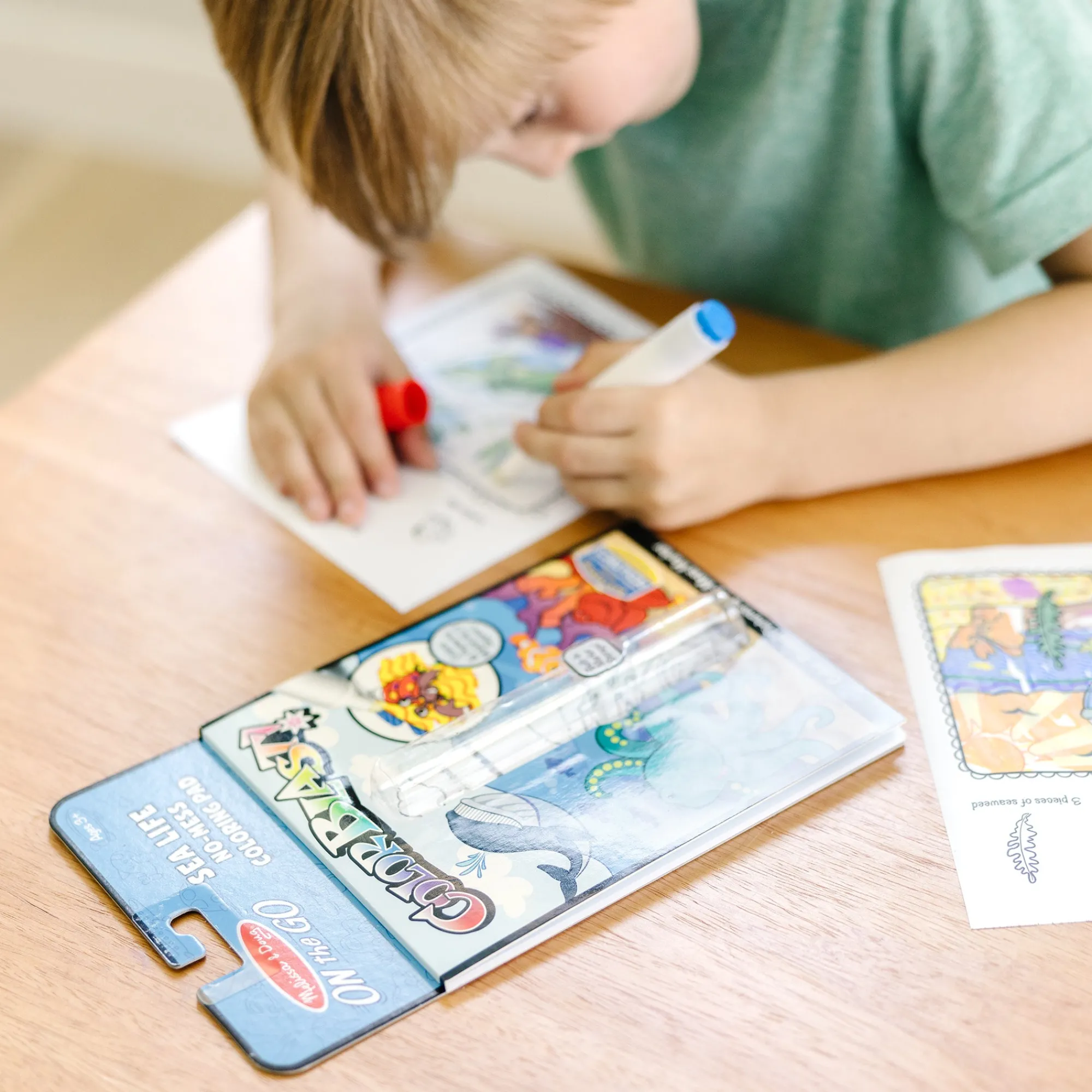 On the Go™ ColorBlast Color Reveal Pad – Sea Life>Melissa & Doug Hot