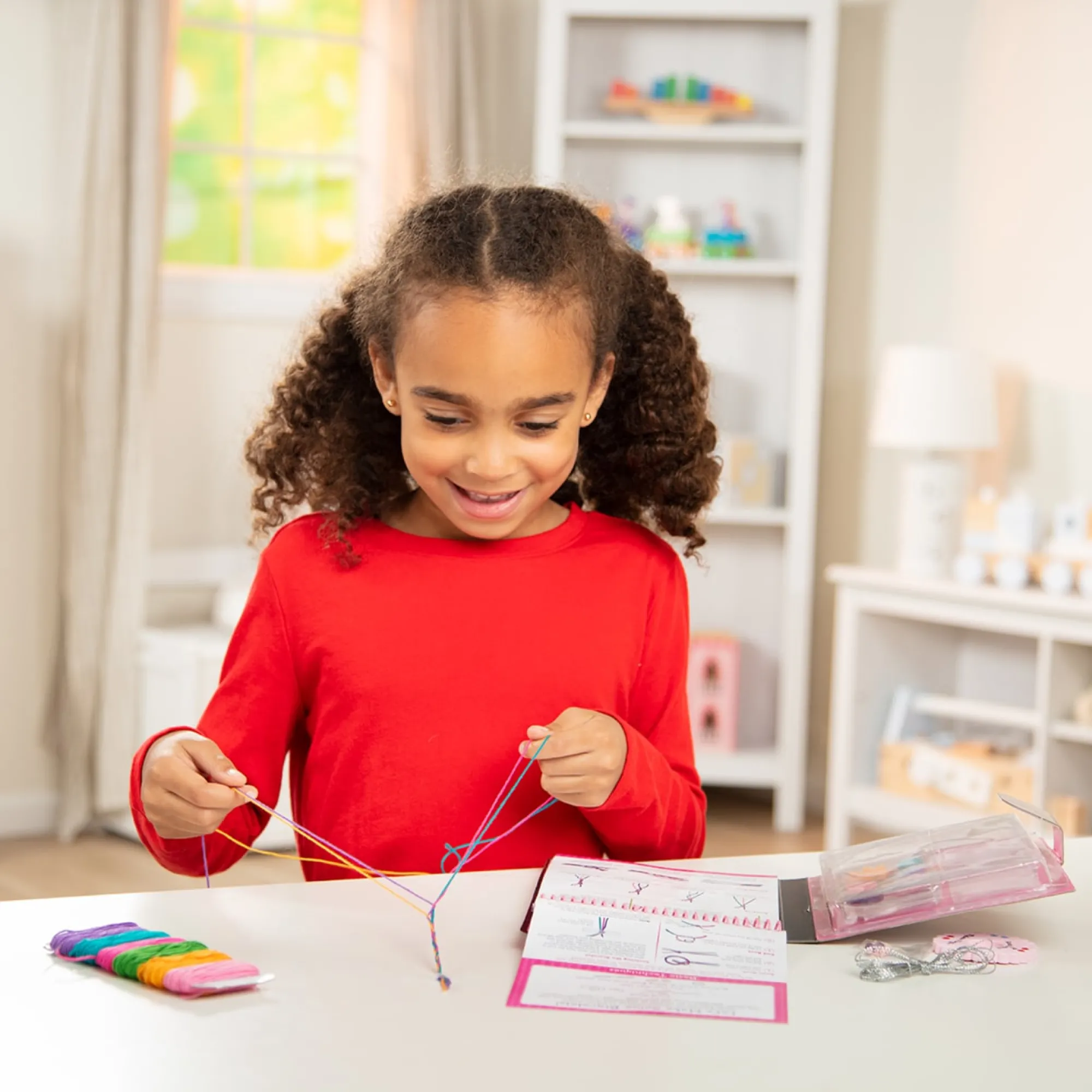 On the Go Crafts - Friendship Bracelets>Melissa & Doug Hot