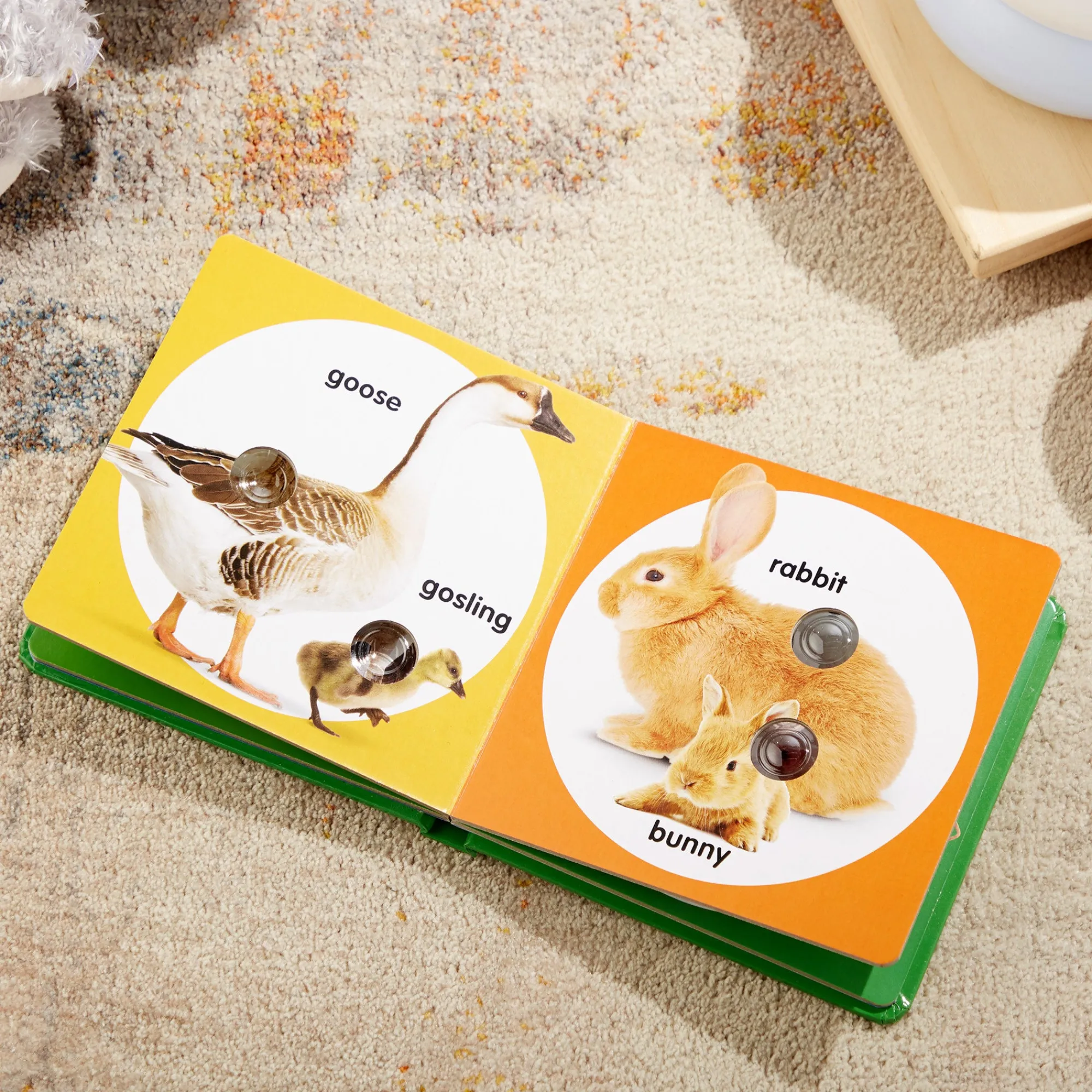 Poke-a-Dot: Farm Animal Families Board Book>Melissa & Doug New
