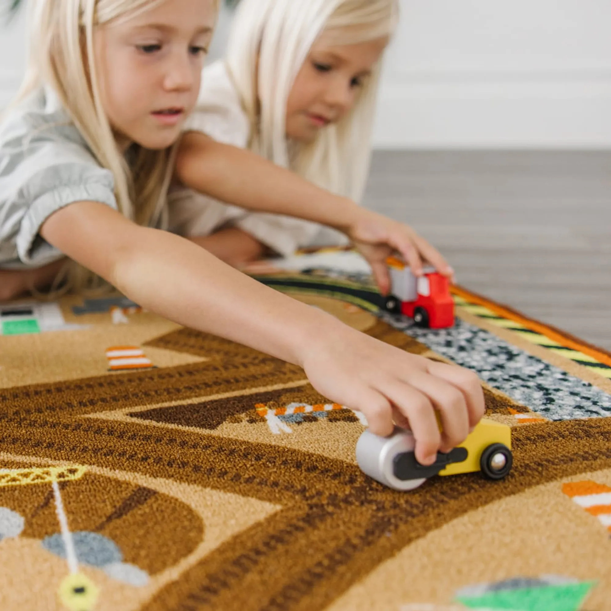 Round the Construction Zone Work Site Rug & Vehicle Set>Melissa & Doug Online