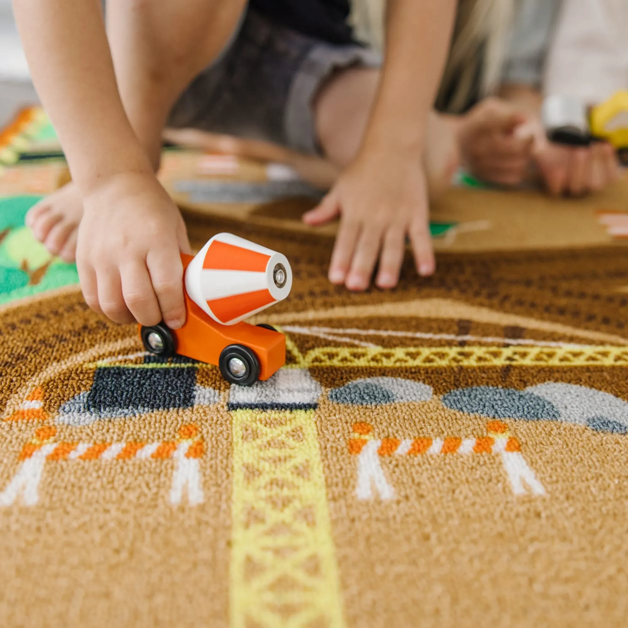 Round the Construction Zone Work Site Rug & Vehicle Set>Melissa & Doug Online