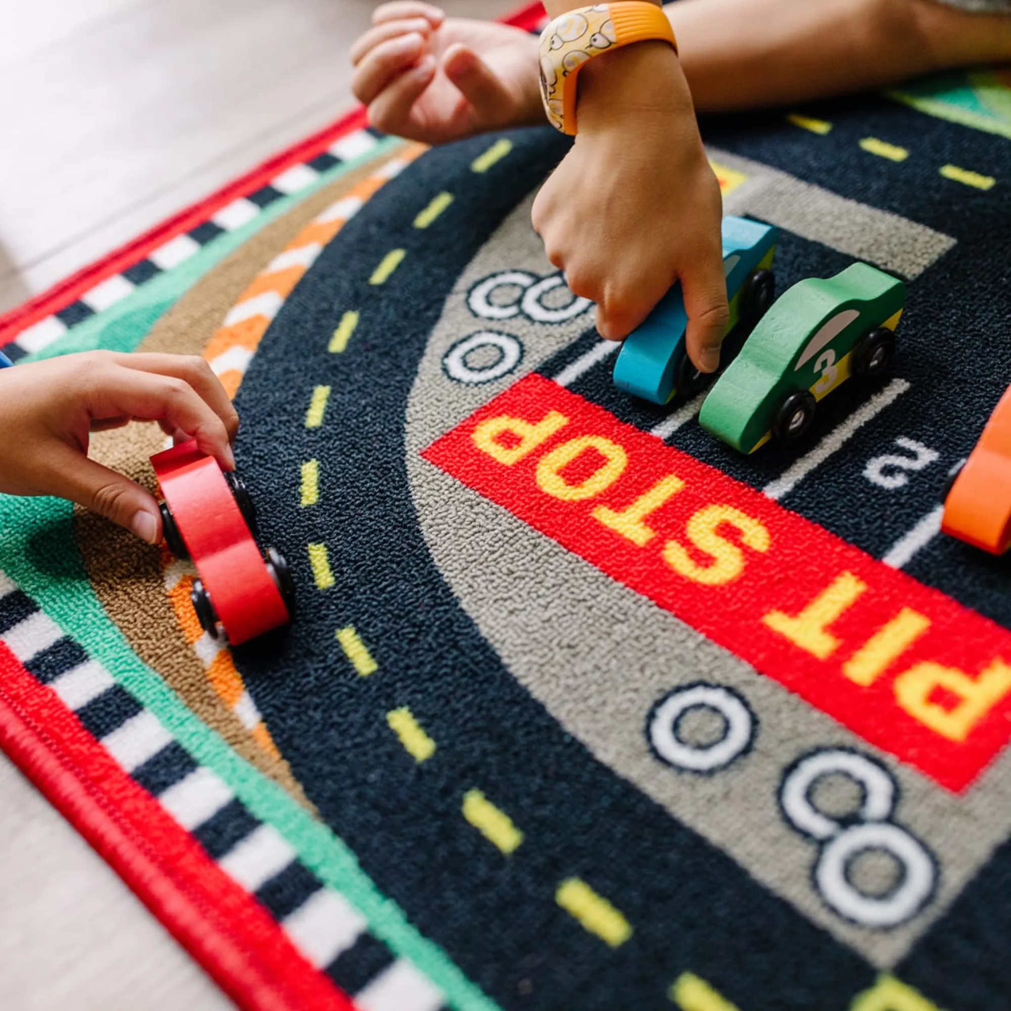 Round the Speedway Race Track Rug & Car Set>Melissa & Doug Discount