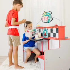 Star Diner Restaurant Play Set>Melissa & Doug Hot