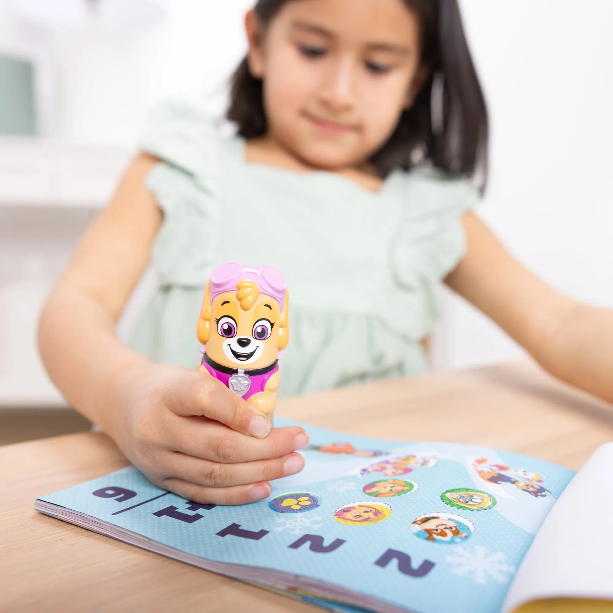 Sticker WOW!™ Activity Pad & Sticker Stamper - PAW Patrol Skye>Melissa & Doug Best