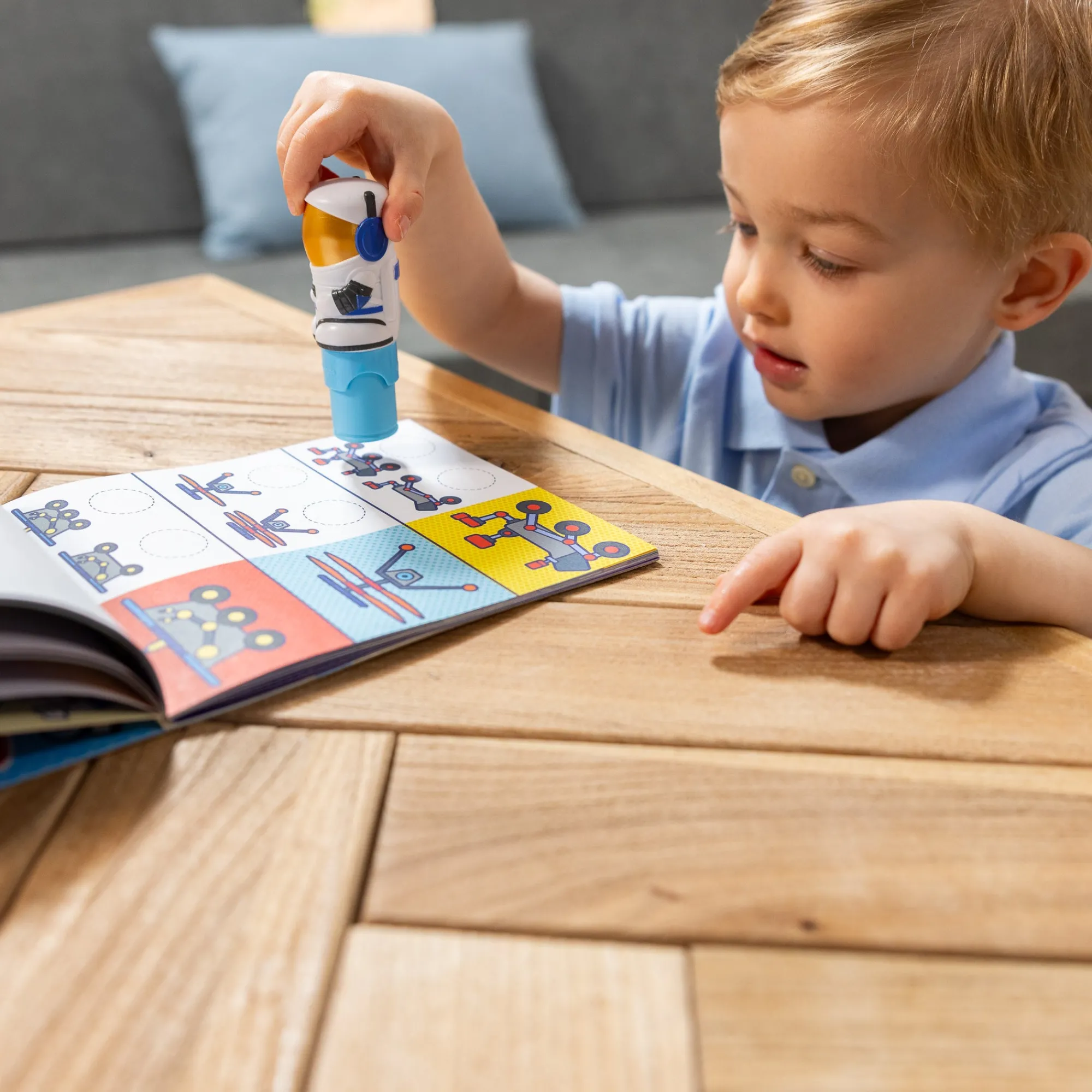 Sticker WOW!™ Activity Pad & Sticker Stamper - Astronaut>Melissa & Doug