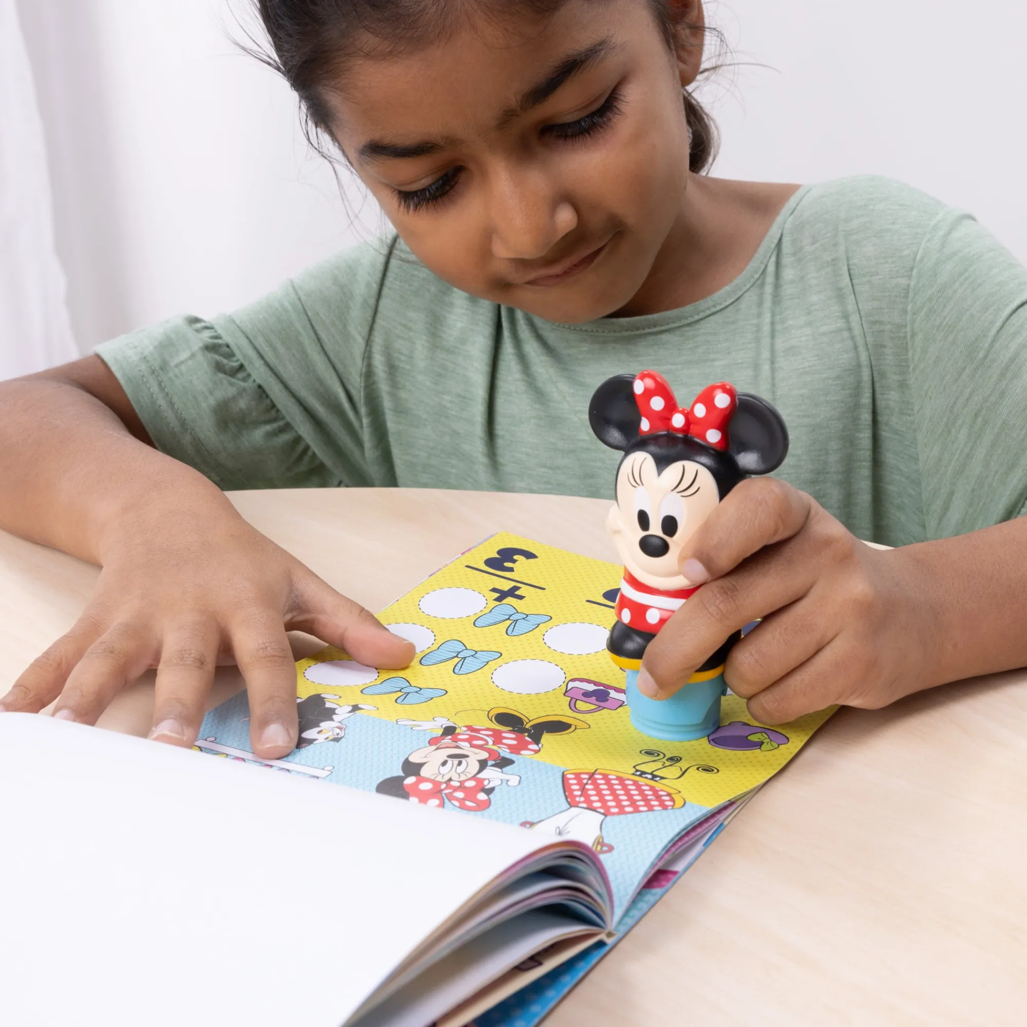 Sticker WOW!™ Disney Minnie Mouse Bundle: Activity Pad & Sticker Stamper + Mini Activity Pad and 200 Refill Stickers>Melissa & Doug Sale