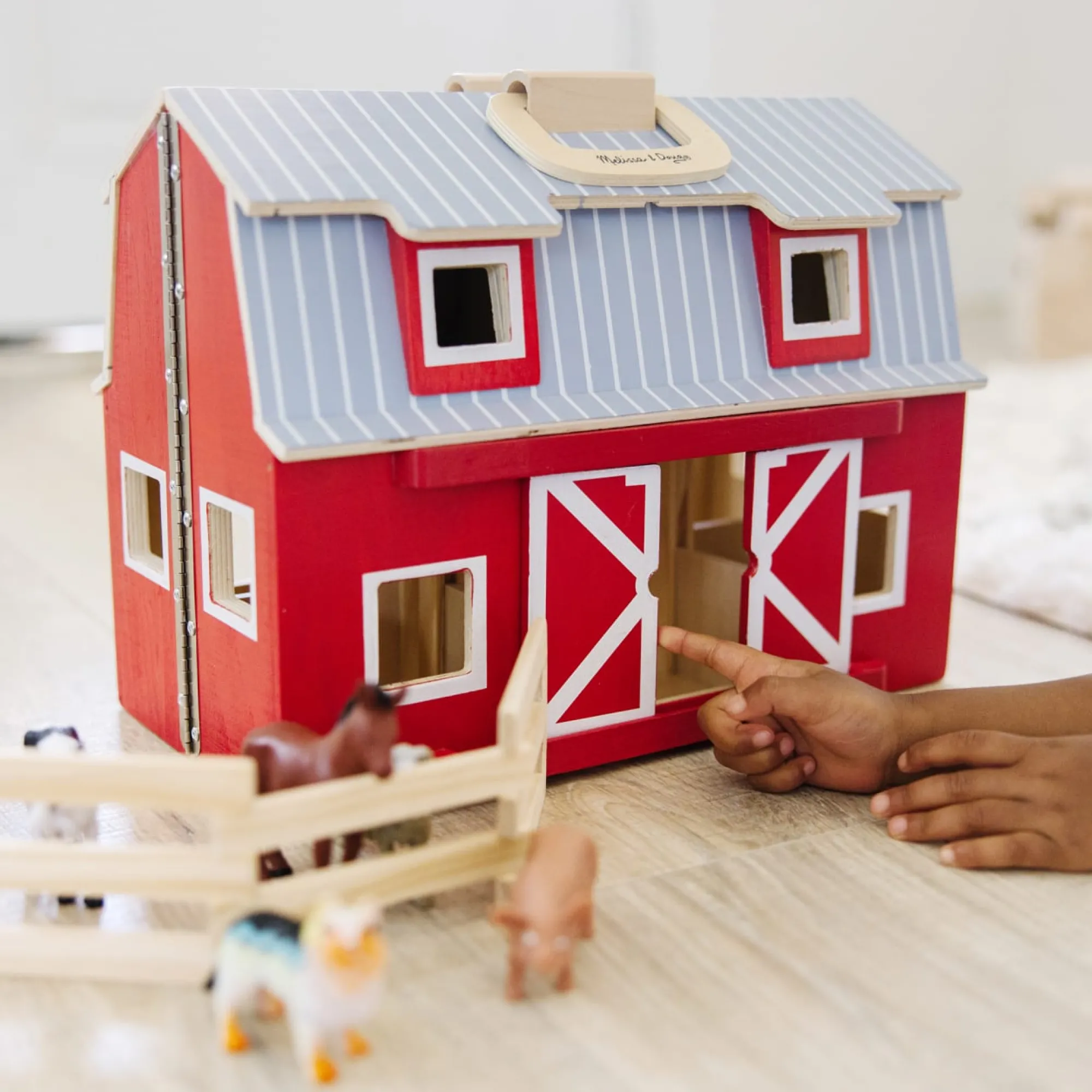 Wooden Fold & Go Barn>Melissa & Doug Online