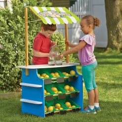 Wooden Grocery Store / Lemonade Stand>Melissa & Doug