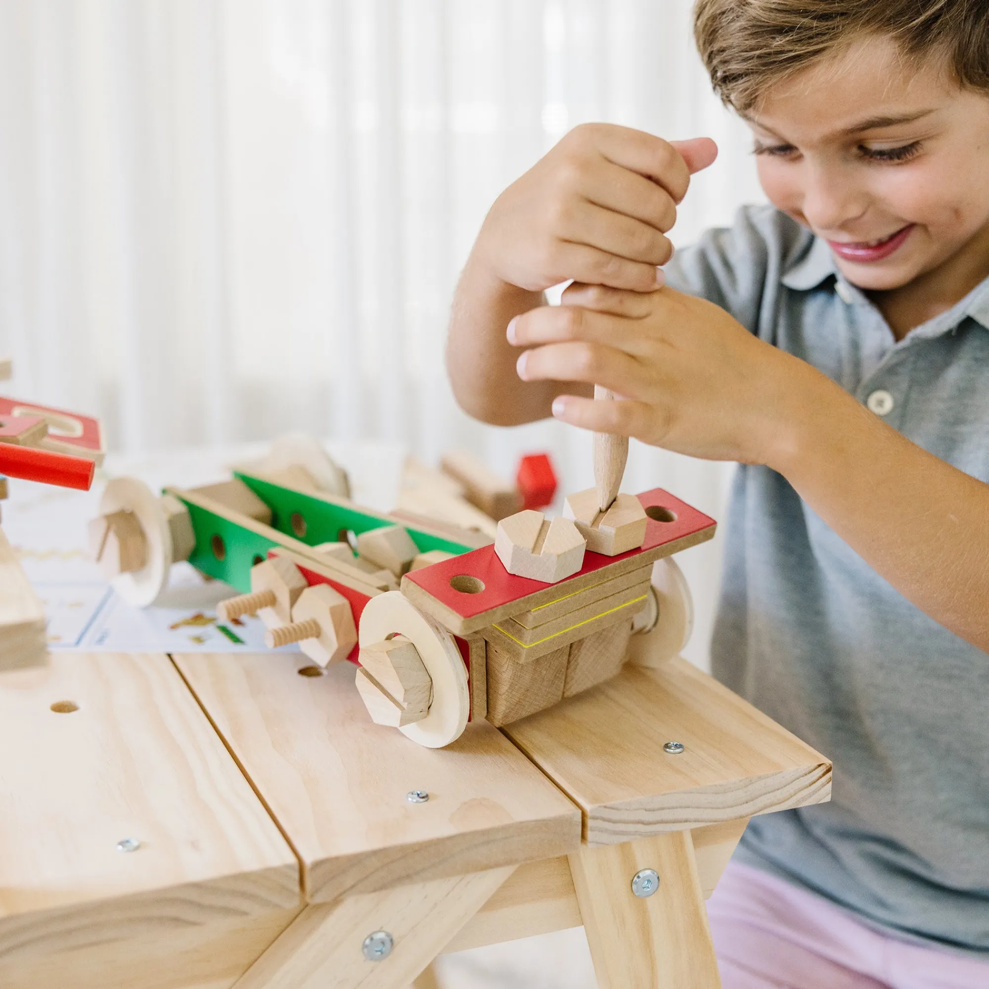 Wooden Project Workbench>Melissa & Doug