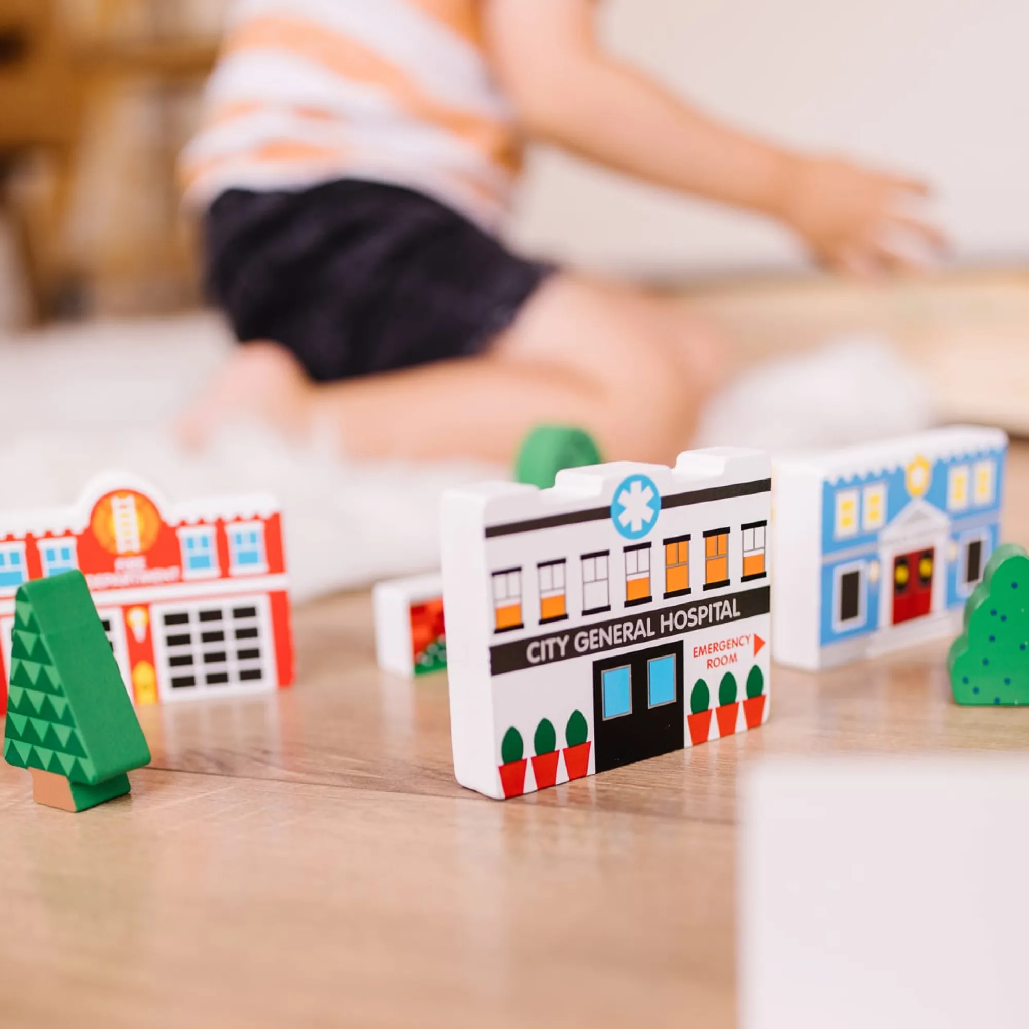 Wooden Town Play Set>Melissa & Doug